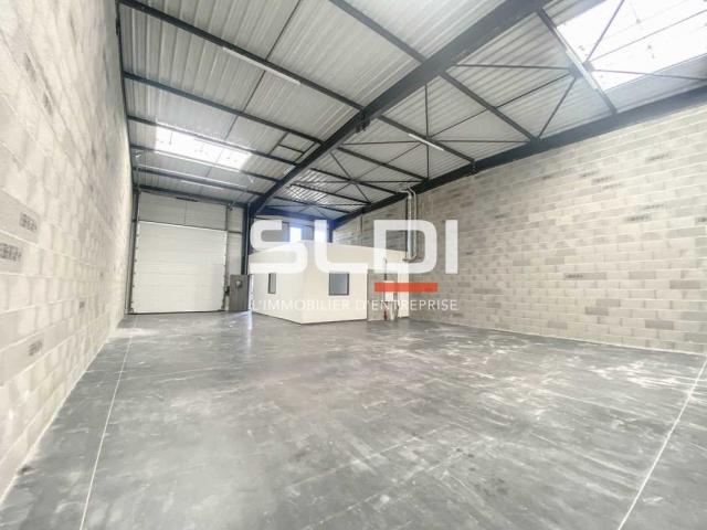Locaux d'activités A LOUER - CORBAS - 303 m²