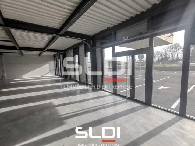 Locaux d'activités A VENDRE OU A LOUER - VILLEFONTAINE - 443 m²