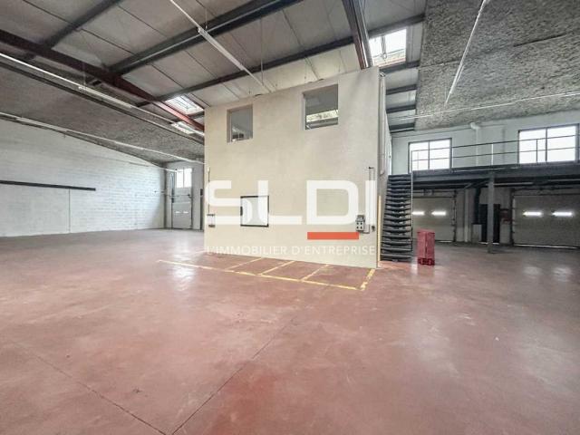 Locaux d'activités A LOUER - CORBAS - 1 298 m²