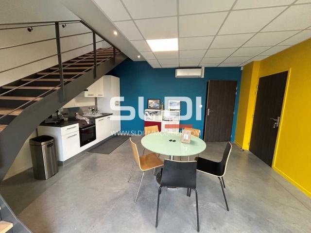 Locaux d'activités A LOUER - GLEIZE - 220 m²