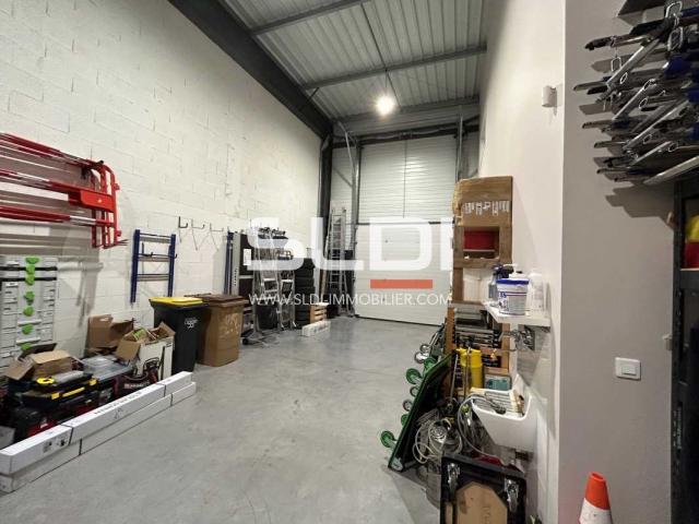 Locaux d'activités A LOUER - GLEIZE - 220 m²