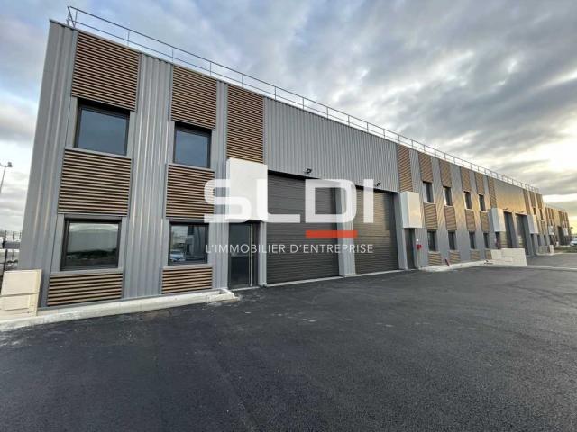 Locaux d'activités A VENDRE OU A LOUER - VILLEFRANCHE SUR SAONE - 328 m²