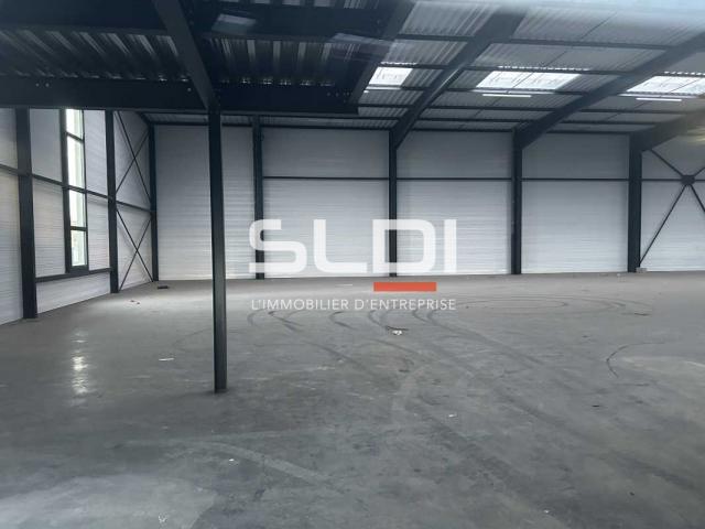 Locaux d'activités A VENDRE OU A LOUER - VILLEFRANCHE SUR SAONE - 328 m²