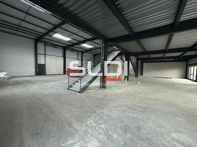 Locaux d'activités A VENDRE OU A LOUER - VILLEFRANCHE SUR SAONE - 328 m²