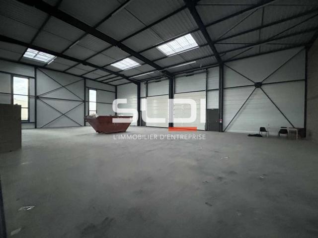 Locaux d'activités A VENDRE OU A LOUER - VILLEFRANCHE SUR SAONE - 328 m²