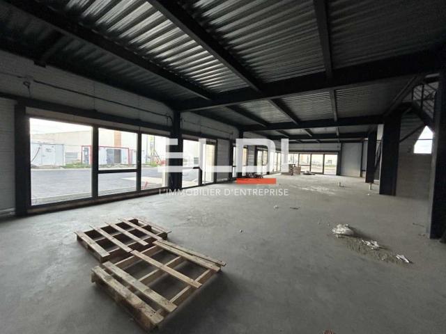 Locaux d'activités A VENDRE OU A LOUER - VILLEFRANCHE SUR SAONE - 328 m²