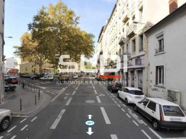 Commerces A VENDRE OU A LOUER - LYON - 227 m²
