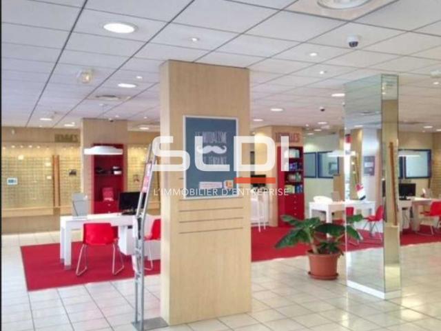 Commerces A VENDRE OU A LOUER - LYON - 227 m²