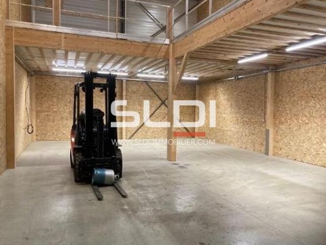 Locaux d'activités A LOUER - LIMAS - 346 m²
