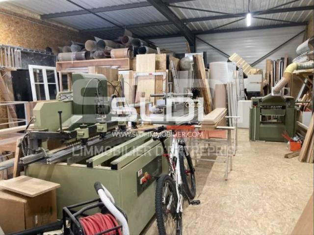 Locaux d'activités A LOUER - LIMAS - 346 m²