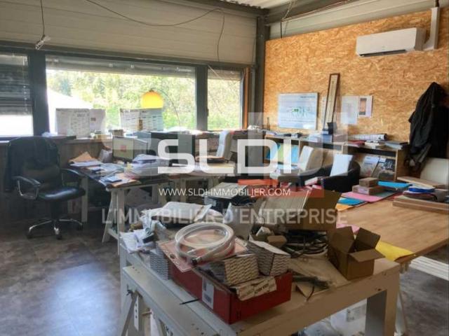 Locaux d'activités A LOUER - LIMAS - 346 m²