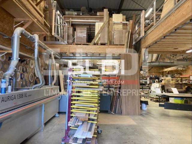 Locaux d'activités A LOUER - LIMAS - 346 m²