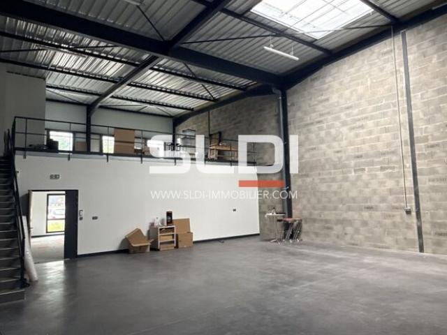 Locaux d'activités A LOUER - SAINT ANDRE DE CORCY - 445 m²