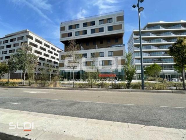 Commerces A LOUER - VENISSIEUX - 179 m²