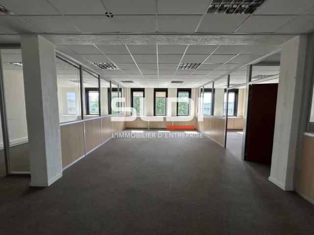 Bureaux A LOUER - DARDILLY - 416 m²