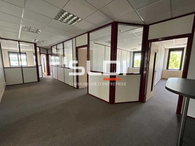 Bureaux A LOUER - DARDILLY - 416 m²
