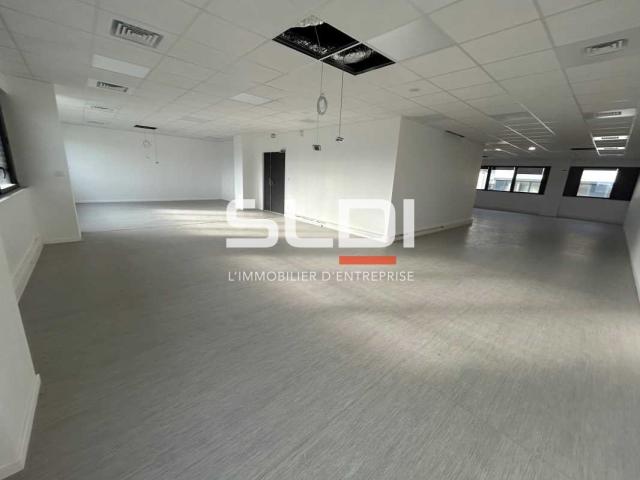 Bureaux A LOUER - DARDILLY - 165 m²