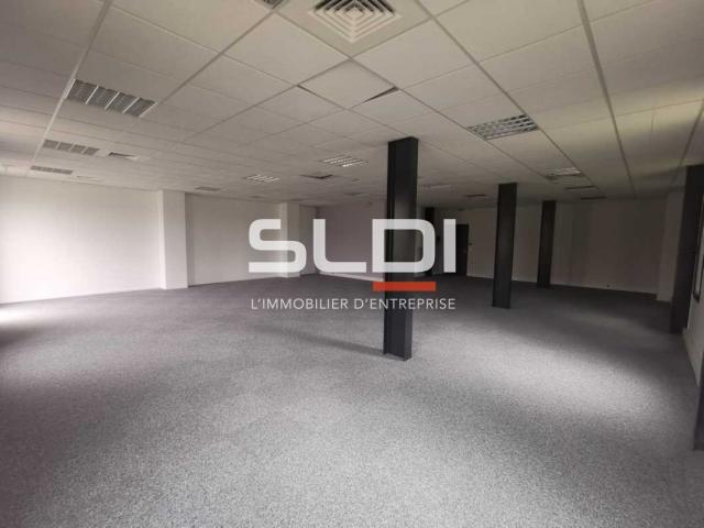 Bureaux A LOUER - VAULX MILIEU - 438 m²