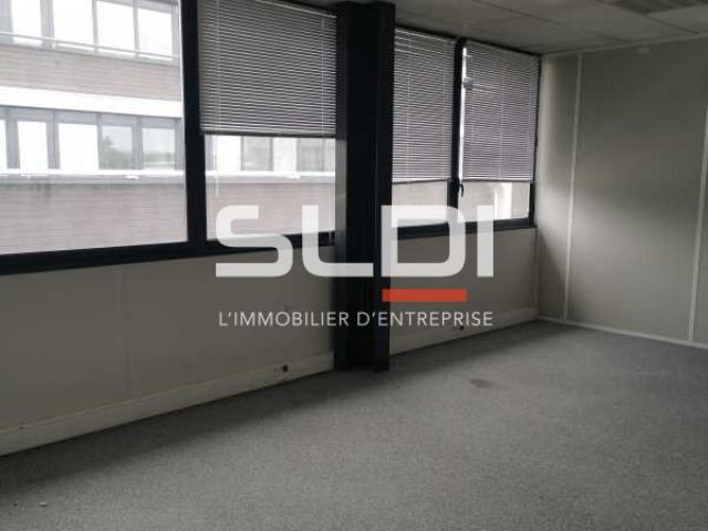 Bureaux A LOUER - VAULX MILIEU - 438 m²