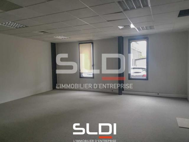 Bureaux A LOUER - VAULX MILIEU - 356 m²