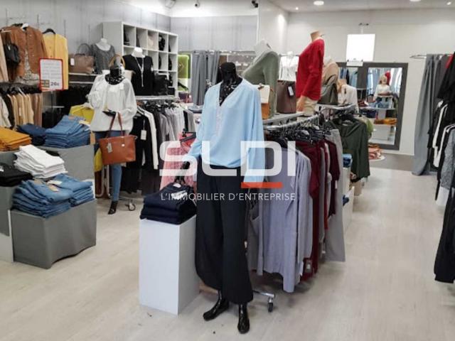 Commerces A VENDRE OU A LOUER - LYON - 87 m²