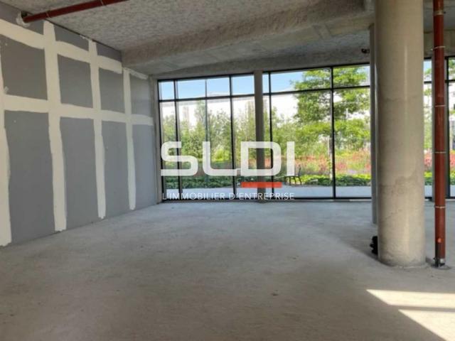 Commerces A LOUER - VENISSIEUX - 169 m²