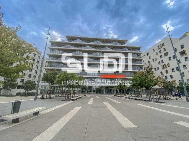 Commerces A LOUER - VENISSIEUX - 169 m²