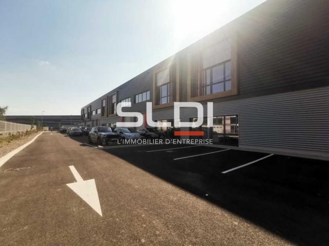 Locaux d'activités A LOUER - SAINT QUENTIN FALLAVIER - 1 740 m²