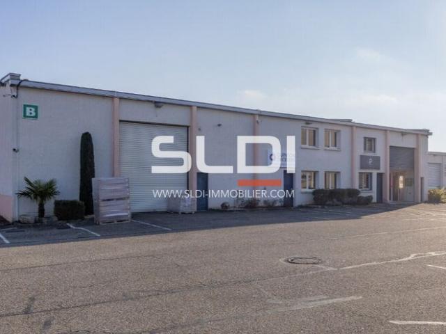 Locaux d'activités A LOUER - DECINES CHARPIEU - 1 123 m²