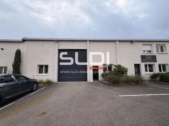 Locaux d'activités A LOUER - DECINES CHARPIEU - 1 123 m²