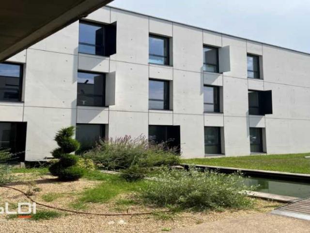 Bureaux A LOUER - SAINT PRIEST - 1 913 m²