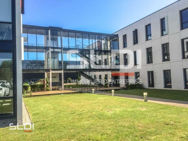 Bureaux A LOUER - SAINT PRIEST - 1 913 m²