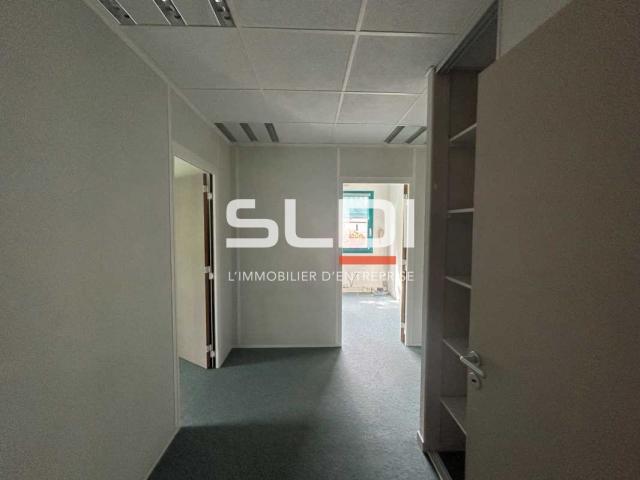 Bureaux A LOUER - CHARBONNIERES LES BAINS - 190 m²