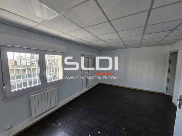 Locaux d'activités A LOUER - GENAS - 230 m²