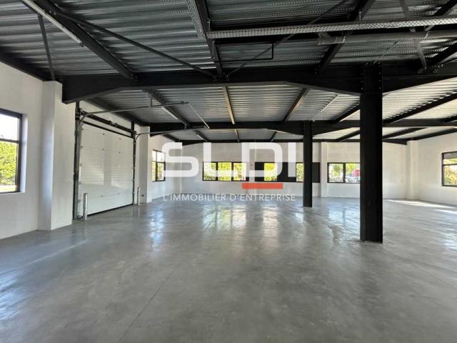 Locaux d'activités A LOUER - DARDILLY - 686 m²