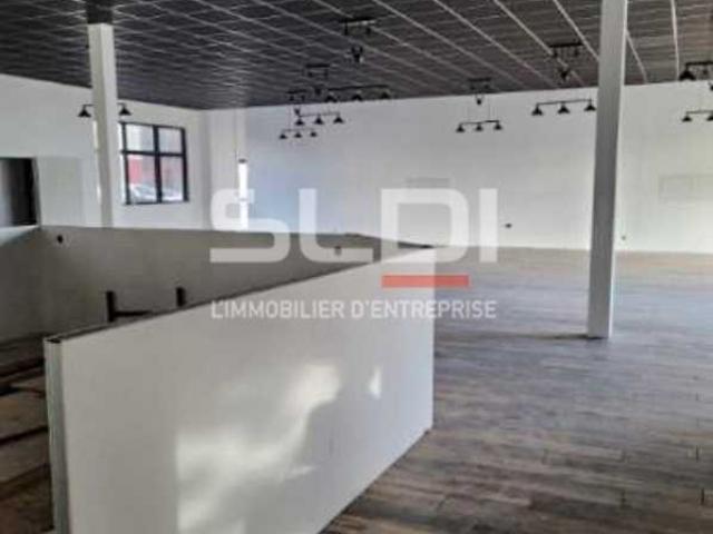 Locaux d'activités A LOUER - DARDILLY - 686 m²