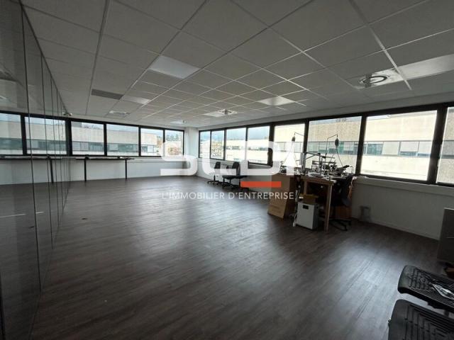 Bureaux A LOUER - CHAMPAGNE AU MONT D'OR - 1 069 m²