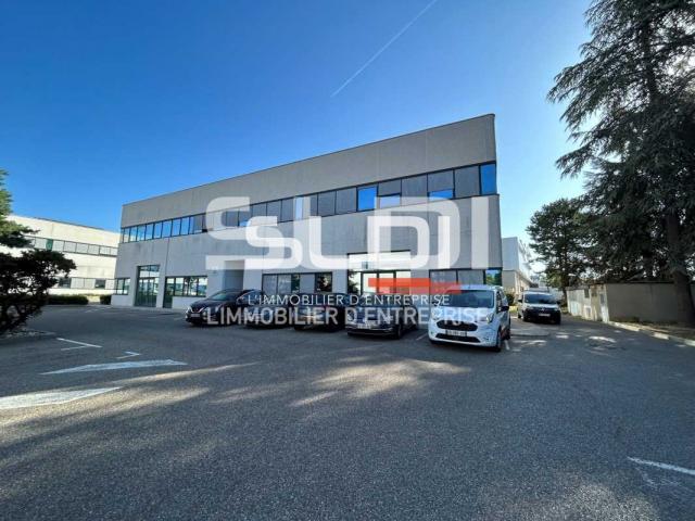 Bureaux A LOUER - CHAMPAGNE AU MONT D'OR - 1 069 m²
