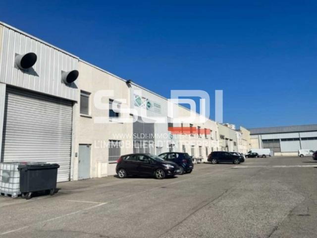 Locaux d'activités A LOUER - VILLEURBANNE - 252 m²