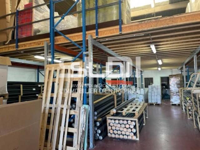 Locaux d'activités A LOUER - VILLEURBANNE - 252 m²