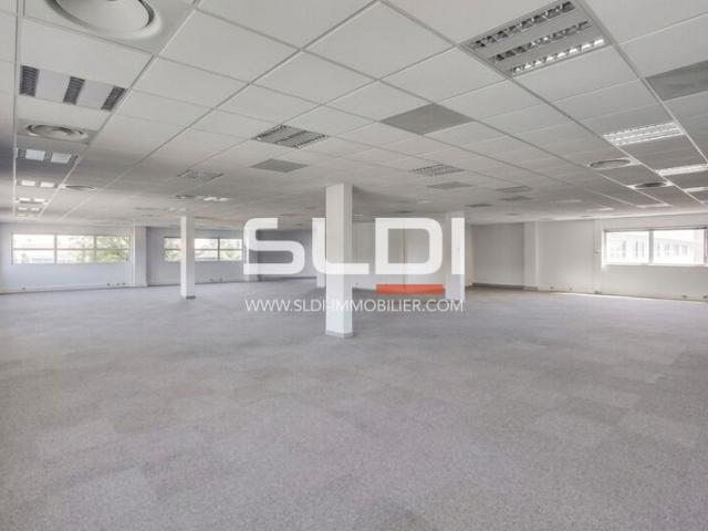 Bureaux A VENDRE - OULLINS - 1 100 m²