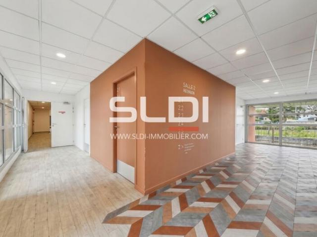 Bureaux A VENDRE - OULLINS - 1 100 m²