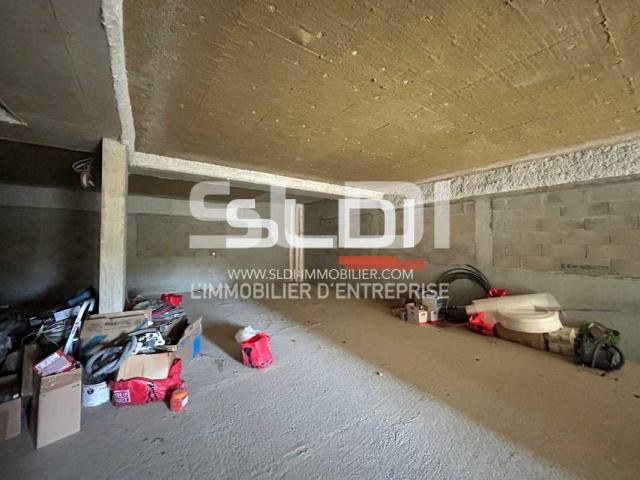 Commerces A LOUER - JASSANS RIOTTIER - 197 m²