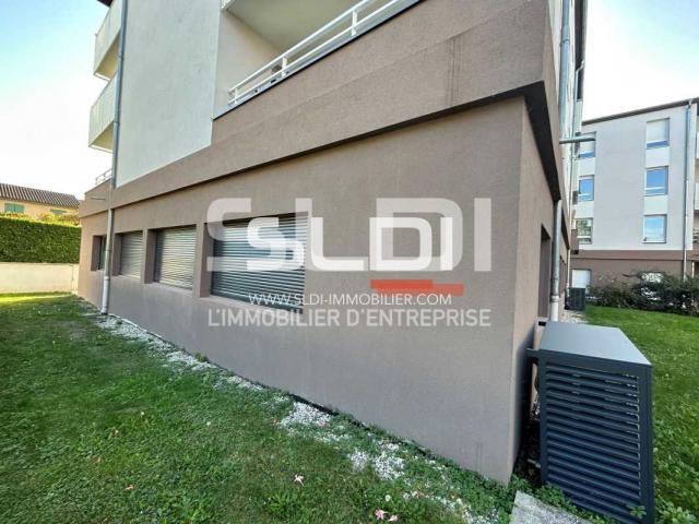 Commerces A LOUER - JASSANS RIOTTIER - 197 m²