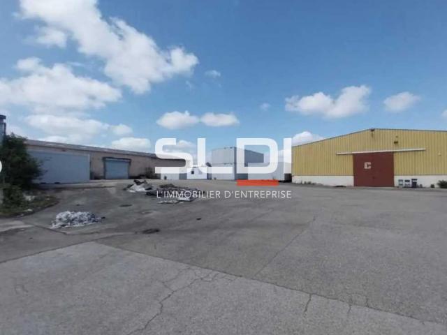 Entrepôts/Messagerie A VENDRE - JONAGE - 3 600 m²