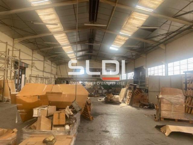 Entrepôts/Messagerie A VENDRE - JONAGE - 3 600 m²