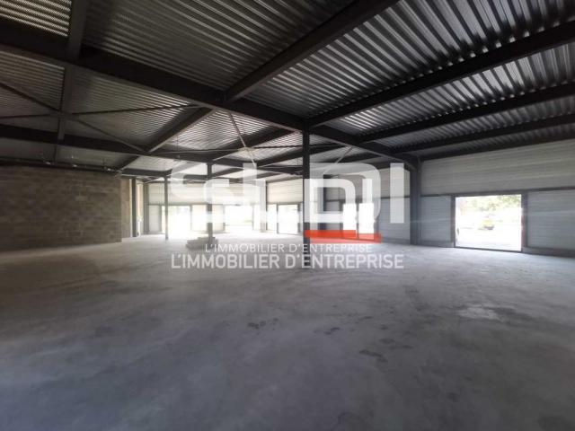 Commerces A LOUER - BOURGOIN JALLIEU - 594 m²