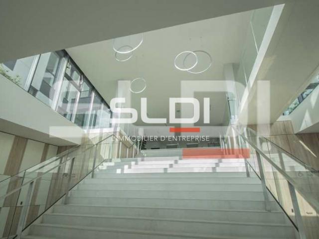 Bureaux A VENDRE OU A LOUER - VENISSIEUX - 1 066 m²