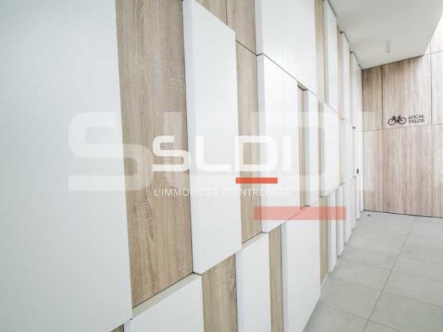 Bureaux A VENDRE OU A LOUER - VENISSIEUX - 1 066 m²