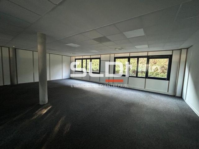 Bureaux A LOUER - LIMAS - 367 m²